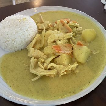 Siam Spice - Chicken, yellow curry - Thai Near Me - Daytona Beach, Florida