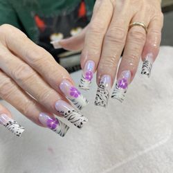 Natural Nails & Spa - Gx with custom designs
