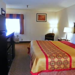 Royalton Inn & Suites