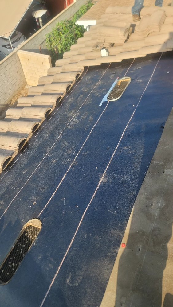 Slide of Jose Roofing Service