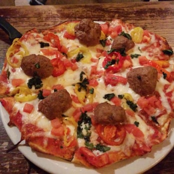 Pub Italia - Mamma Mia Pizza - poor quality/taste - Italian Near Me - Ottawa, Ontario