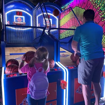 Arcade Monsters Lido Beach - Arcades Near Me - Sarasota, Florida