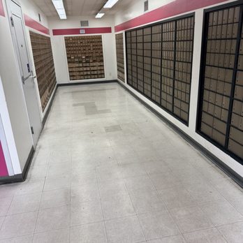 US Post Office - Shipping Centers Near Me - Sunland, California