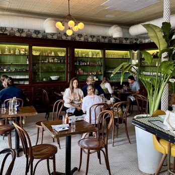 Hillside Farmacy - Indoor Seating - New American Near Me - Austin, Texas