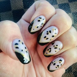 Sns with handcrafted gel design by Kay