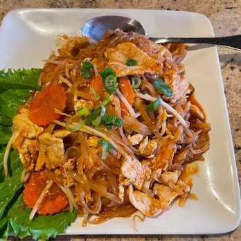 Thai Garden - Pad Thai w/ chicken - Thai Near Me - Foothill Ranch, California Thai Garden - Pad Thai w/ chicken - Thai Near Me - Foothill Ranch, California