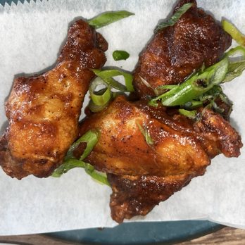 Bayview Kitchen - Wings sorrel bbq - Wraps Near Me - Amityville, New York