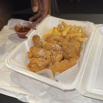 J & J Fish and Chicken - Party wings - Seafood Near Me - Chicago, Illinois J & J Fish and Chicken - Party wings - Seafood Near Me - Chicago, Illinois