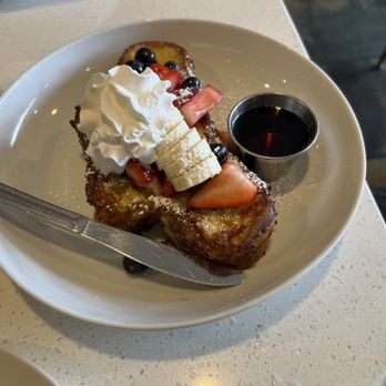 Hungry Crowd - French toast - New American Near Me - Los Angeles, California