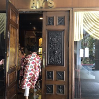 Hy's Steak House - Outside - Steakhouses Near Me - Honolulu, Hawaii