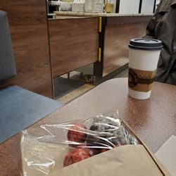 Bear Claw Cafe - Snack and warm beverages