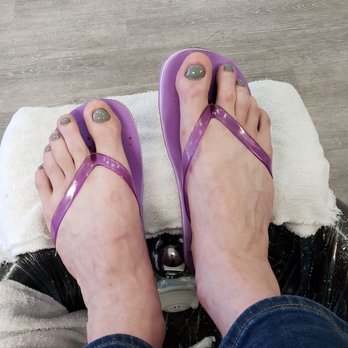 Ella's Nail Spa - The man who gave me a pedicure did a better job painting my nails than this woman.  I told the owner and they repainted my toes. - Nail Salons Near Me - Santa Maria, California