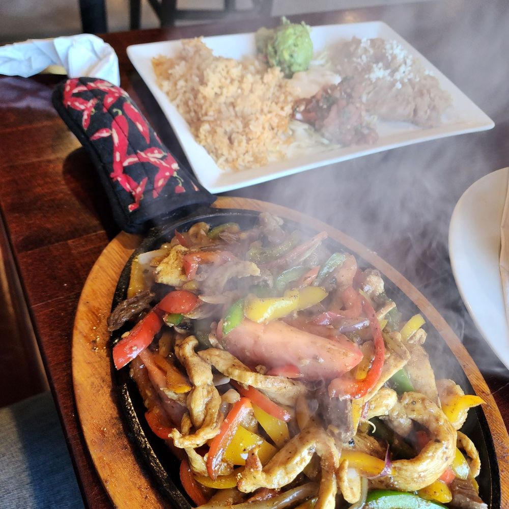Sabroso! Mexican Grill - Ultimate Fajitas Combo - Mexican Near Me - Chicago, Illinois Sabroso! Mexican Grill - Ultimate Fajitas Combo - Mexican Near Me - Chicago, Illinois