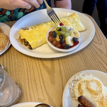 Varsity Inn Restaurant - Mediterranean omelette - Diners Near Me - Seattle, Washington