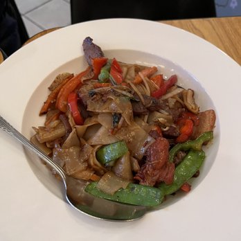 Paula's Thai Kitchen - Drunken noodles with bbq pork - Thai Near Me - Chicago, Illinois Paula's Thai Kitchen - Drunken noodles with bbq pork - Thai Near Me - Chicago, Illinois
