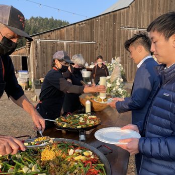 Paella del Reyes - Paella mixto - Caterers Near Me