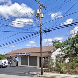 R & D Sea Food - Front facade (street view)