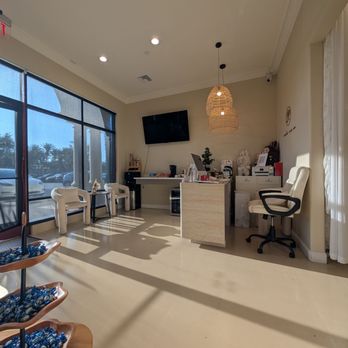 Purelux Scalp Spa - Waiting room - Day Spas Near Me - Irvine, California Purelux Scalp Spa - Waiting room - Day Spas Near Me - Irvine, California