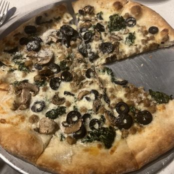 Pizzeria Alba - White pizza with crumbled sausage, spinach, black olives, and mushrooms - Pizza Near Me - Frisco, Texas Pizzeria Alba - White pizza with crumbled sausage, spinach, black olives, and mushrooms - Pizza Near Me - Frisco, Texas