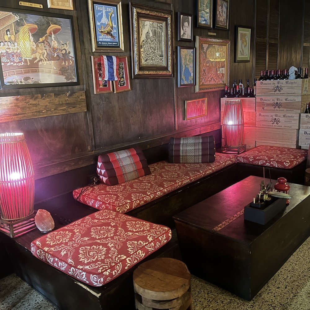Drunken Poet - Seating - Sushi Bars Near Me - Sarasota, Florida Drunken Poet - Seating - Sushi Bars Near Me - Sarasota, Florida