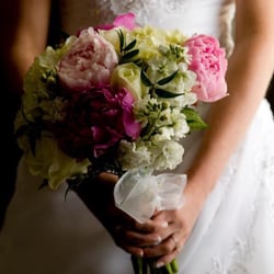 Bride bouquet (peonies, hydrangea, & roses)
