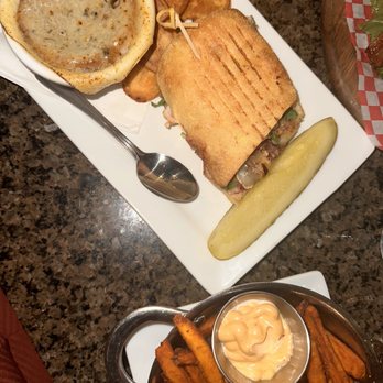 Chez Fabien - French Onion soup. Chicken sandwich - French Near Me - Grapevine, Texas Chez Fabien - French Onion soup. Chicken sandwich - French Near Me - Grapevine, Texas