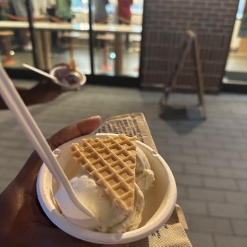 Jeni's Splendid Ice Creams - Ice cream! - Ice Cream & Frozen Yogurt Near Me - Greenville, South Carolina Jeni's Splendid Ice Creams - Ice cream! - Ice Cream & Frozen Yogurt Near Me - Greenville, South Carolina