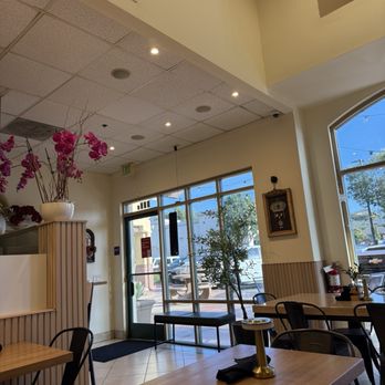 Parkway Kebab and Grill - Front seating area - Mediterranean Near Me - Moorpark, California Parkway Kebab and Grill - Front seating area - Mediterranean Near Me - Moorpark, California