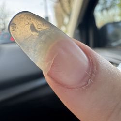 Savannah Nails - Ripped cracked