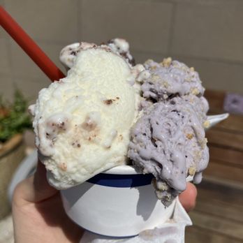 An's Hatmakers - Coppola and bandana, in a large cup - Gelato Near Me - Del Mar, California
