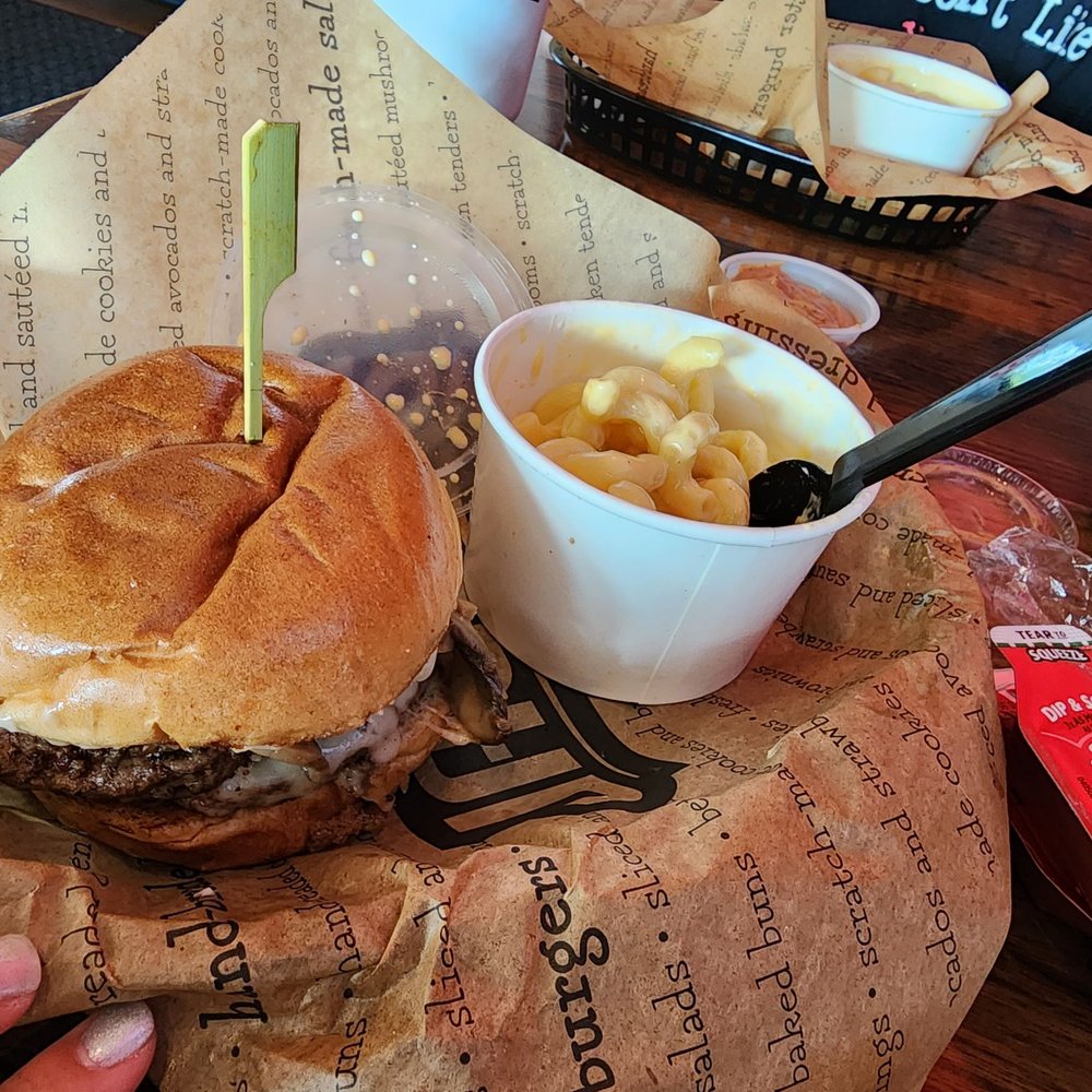 Jaggers - Mushroom swiss burger with Mac n cheese sooooo yummy! - Sandwiches Near Me - Jacksonville, North Carolina Jaggers - Mushroom swiss burger with Mac n cheese sooooo yummy! - Sandwiches Near Me - Jacksonville, North Carolina