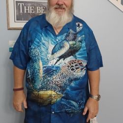 Interest Family - My new sea turtle shirt, I like it!