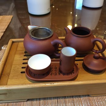 Ming Tao Xuan - Tea set I was served with. One pot has the leaves. The other pot was for serving. - Tea Rooms Near Me - Montreal, Quebec Ming Tao Xuan - Tea set I was served with. One pot has the leaves. The other pot was for serving. - Tea Rooms Near Me - Montreal, Quebec
