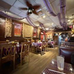 Ploy Thai - Interior