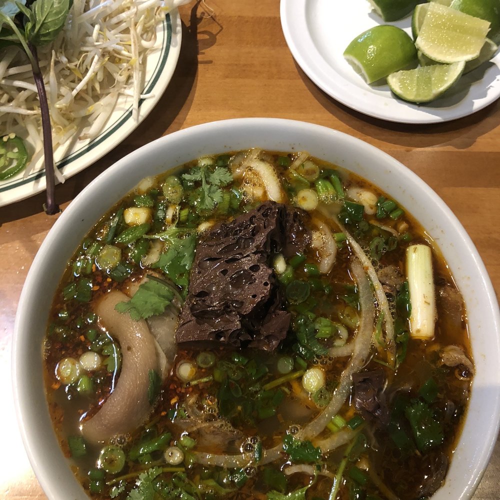 Basil Leaf Vietnamese Restaurant - 37. Spicy Lemongrass Beef Soup - Vietnamese Near Me - Albuquerque, New Mexico