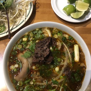 Basil Leaf Vietnamese Restaurant - 37. Spicy Lemongrass Beef Soup - Vietnamese Near Me - Albuquerque, New Mexico