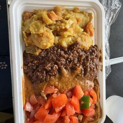 Gojo By Goorsha - Veggie bowl - from top to bottom: cabbage and potato, red lentil, chi pea  with tomato salad
