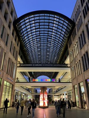 Mall of Berlin by null