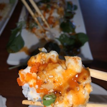 Ginza Sushi - close up of dynamite scallop - Sushi Bars Near Me - Honolulu, Hawaii Ginza Sushi - close up of dynamite scallop - Sushi Bars Near Me - Honolulu, Hawaii