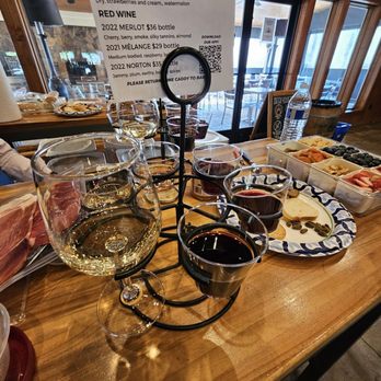 Paradise Springs Winery - Wine flight - Wineries Near Me - Clifton, Virginia