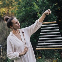 Moon Yogi - Experience deep relaxation and healing with Reiki & Soundbath: a harmonious blend of energy work and soothing vibrations to restore balance.