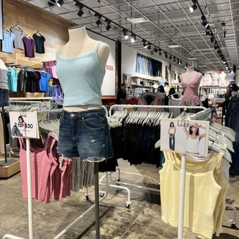 Cotton On - Women's clothing - Women's Clothing Near Me - Santa Maria, California Cotton On - Women's clothing - Women's Clothing Near Me - Santa Maria, California
