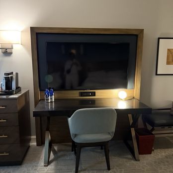 Carte Hotel San Diego Downtown, Curio Collection by Hilton - Tv area - Hotels Near Me - San Diego, California Carte Hotel San Diego Downtown, Curio Collection by Hilton - Tv area - Hotels Near Me - San Diego, California