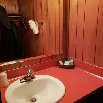 The Orca Inn - Sink area / closet - Hotels Near Me - Friday Harbor, Washington The Orca Inn - Sink area / closet - Hotels Near Me - Friday Harbor, Washington