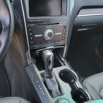 Optimum Detailing Mobile Detailing - Front console - Auto Detailing Near Me Optimum Detailing Mobile Detailing - Front console - Auto Detailing Near Me