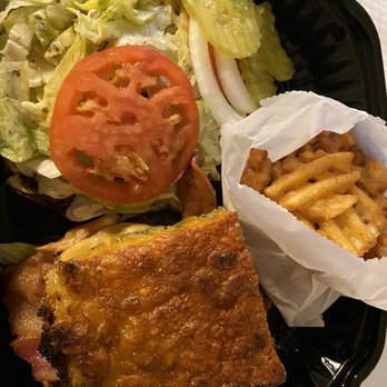 Henry's Tavern - Mac and Cheese Burger with Waffle Fries - New American Near Me - Denver, Colorado Henry's Tavern - Mac and Cheese Burger with Waffle Fries - New American Near Me - Denver, Colorado