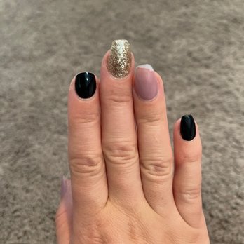 Cosmo Nail Bar - Broken nail, peeling gel, and gold one is lifted - Nail Salons Near Me - Panama City Beach, Florida