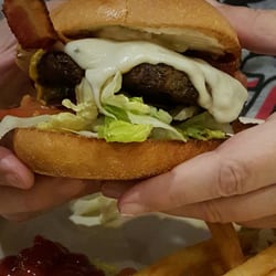 Tampa Joe's - Pretty big burgers!