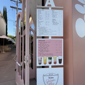 Glossier LA - Cosmetics & Beauty Supply Near Me - West Hollywood, California Glossier LA - Cosmetics & Beauty Supply Near Me - West Hollywood, California