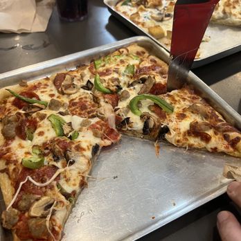 Square Pizza - Supreme - Pizza Near Me - Independence, Missouri